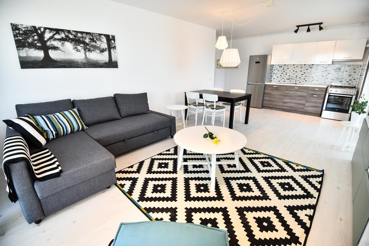Airport Residence 2 Отопени Экстерьер фото